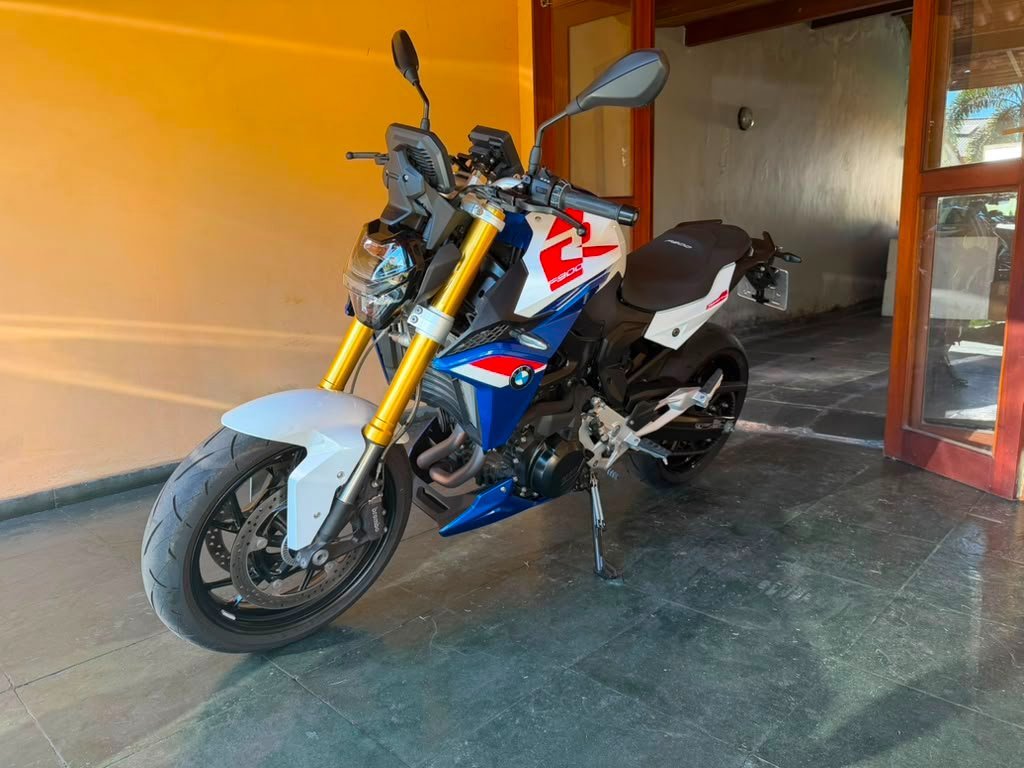 BMW F900R