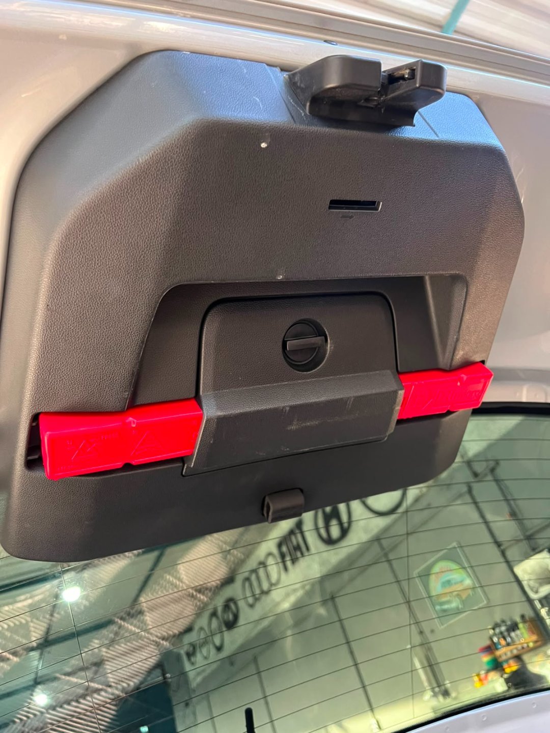 VOLKSWAGEM POLO