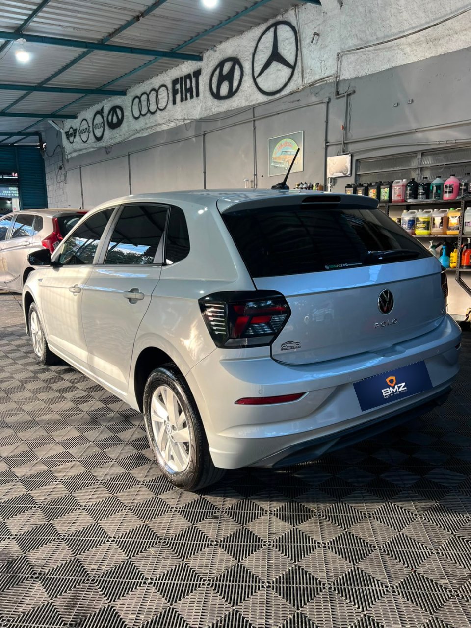 VOLKSWAGEM POLO
