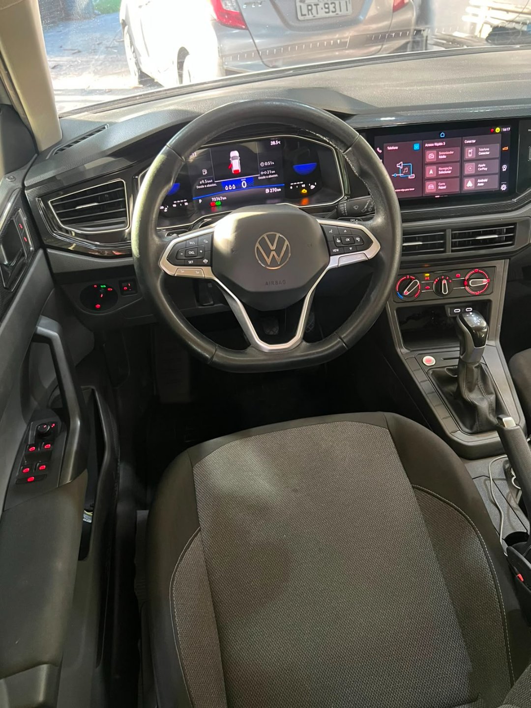 VOLKSWAGEM POLO