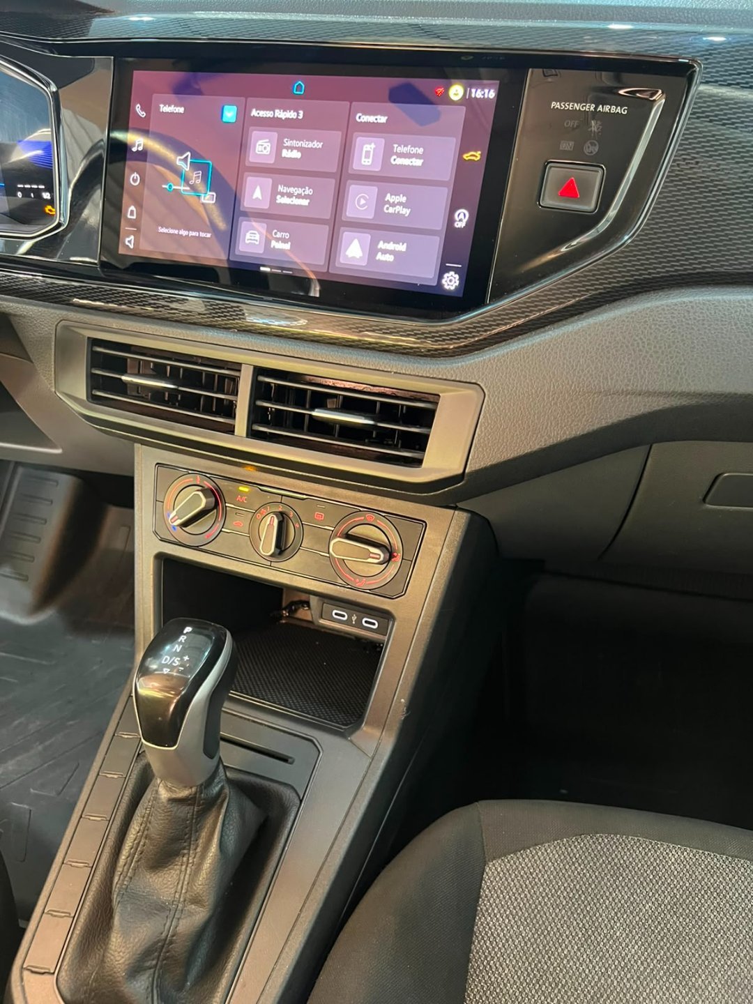 VOLKSWAGEM POLO