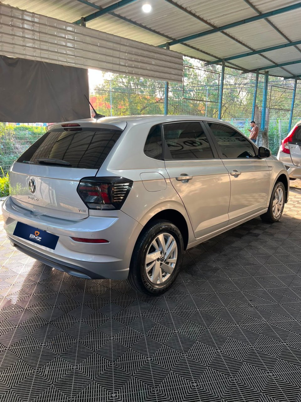 VOLKSWAGEM POLO