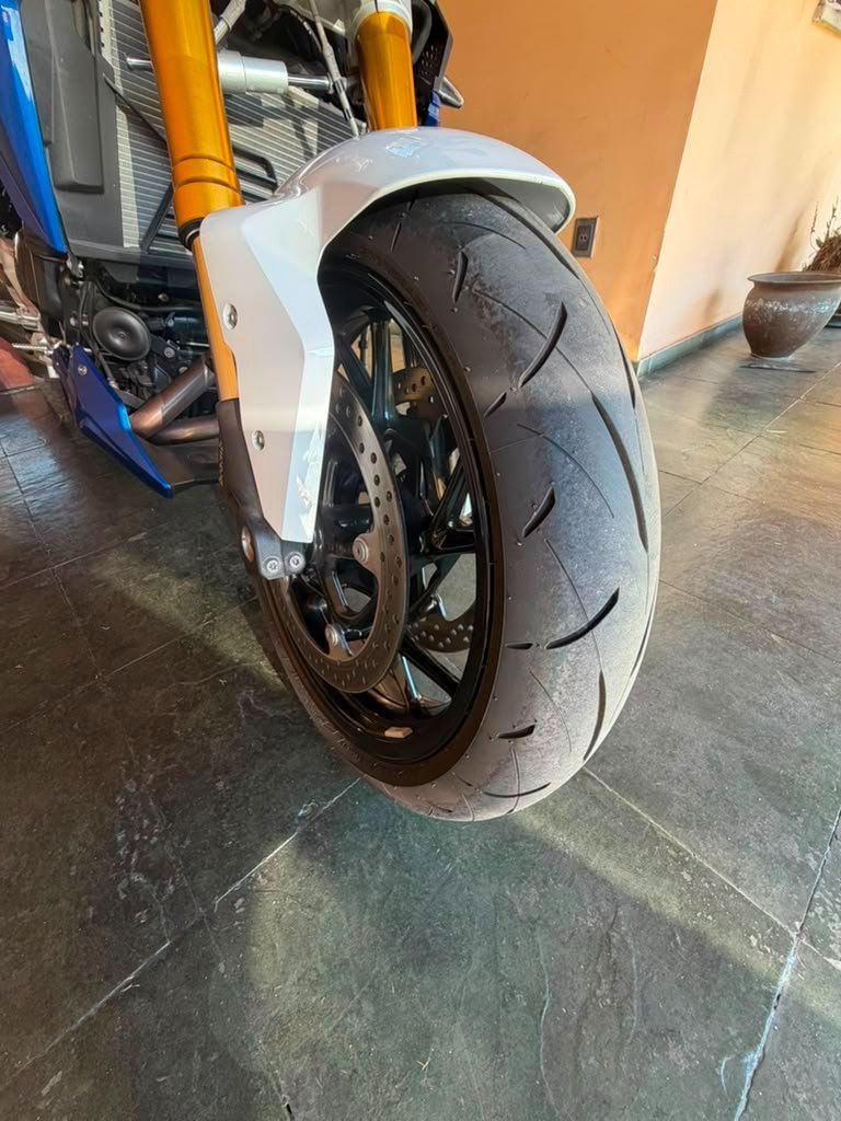 BMW F900R
