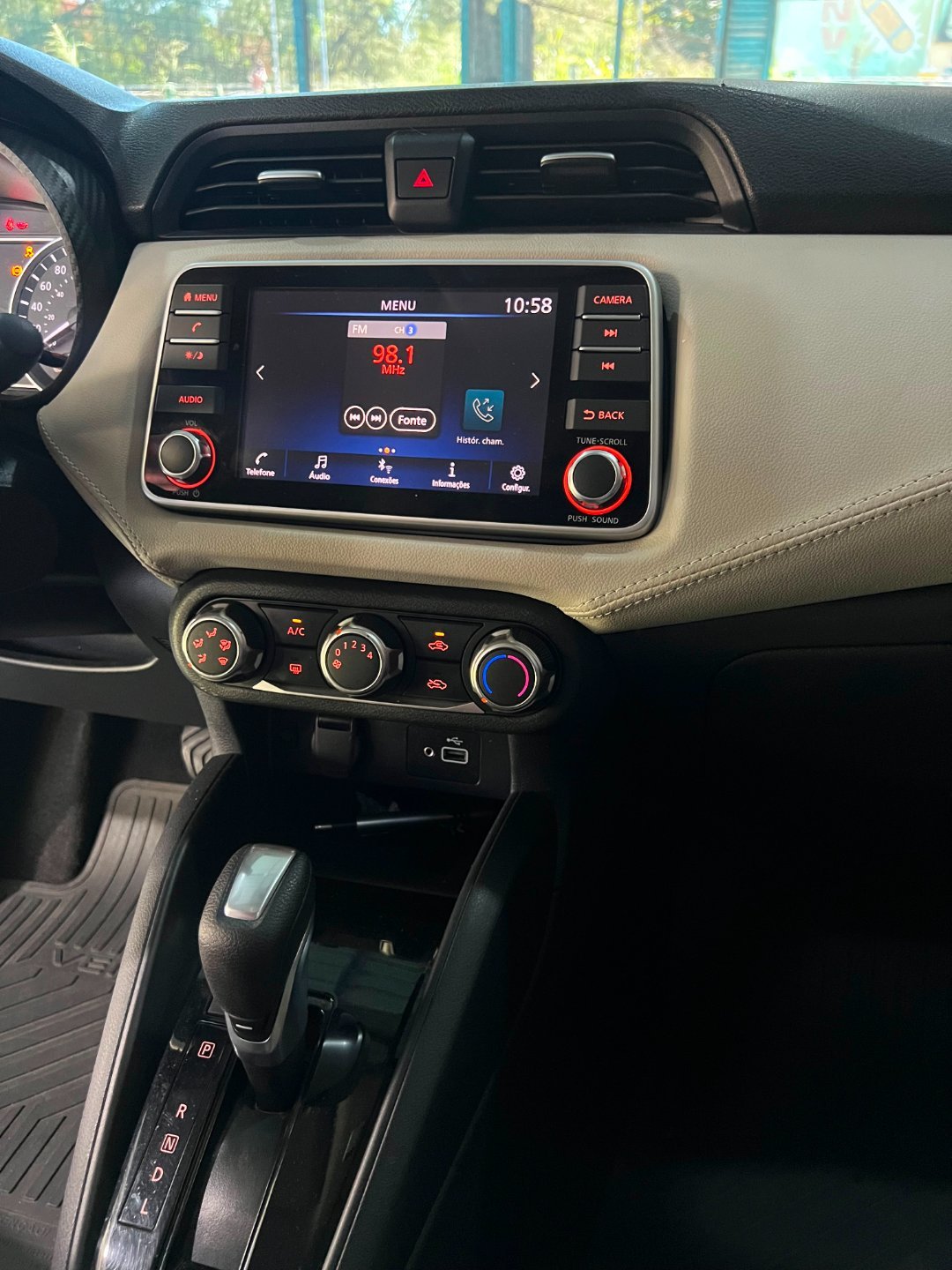 NISSAN VERSA