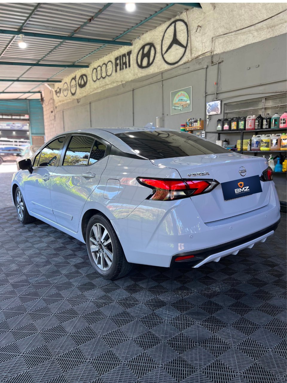NISSAN VERSA