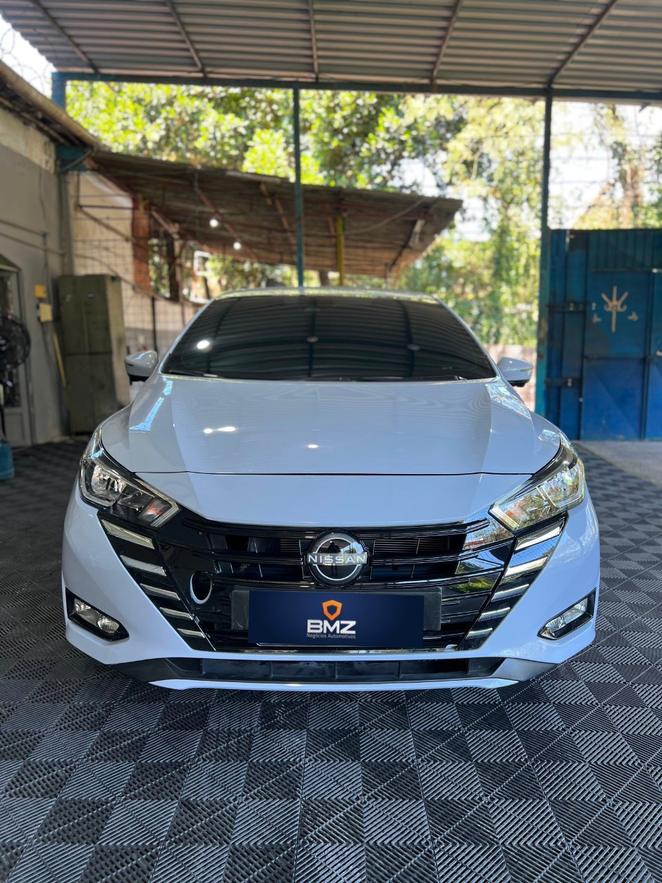 NISSAN VERSA