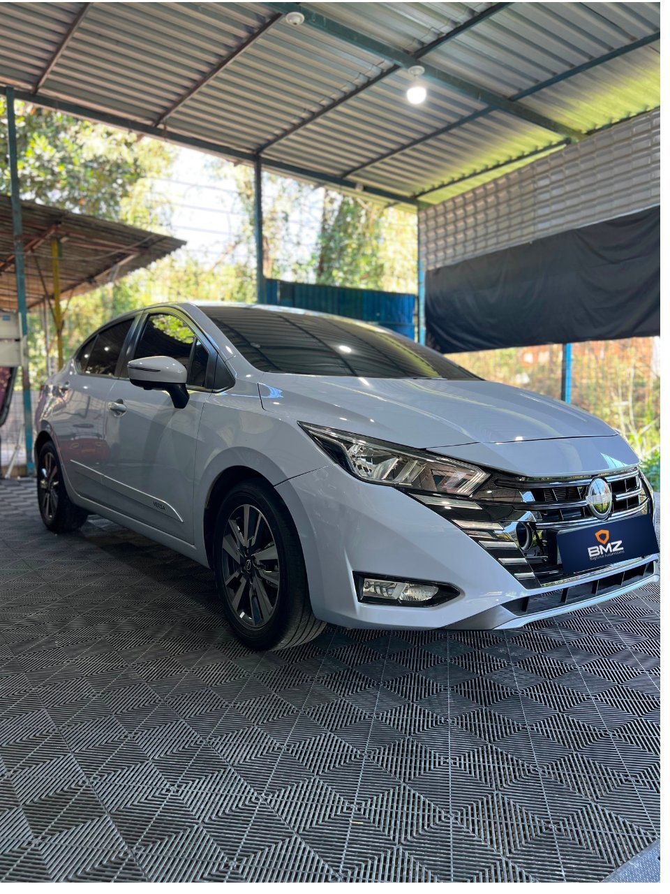 NISSAN VERSA