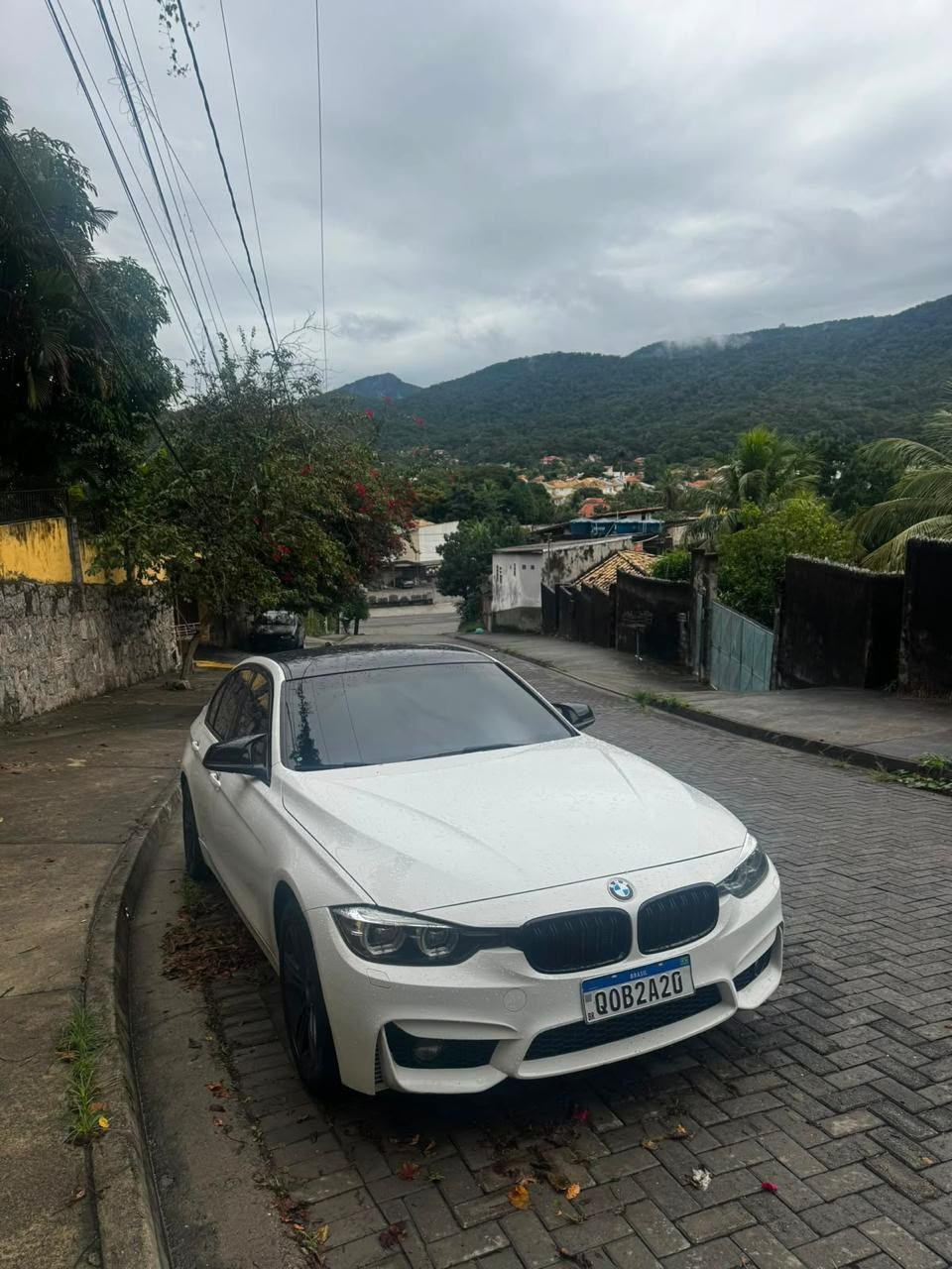 BMW 320i