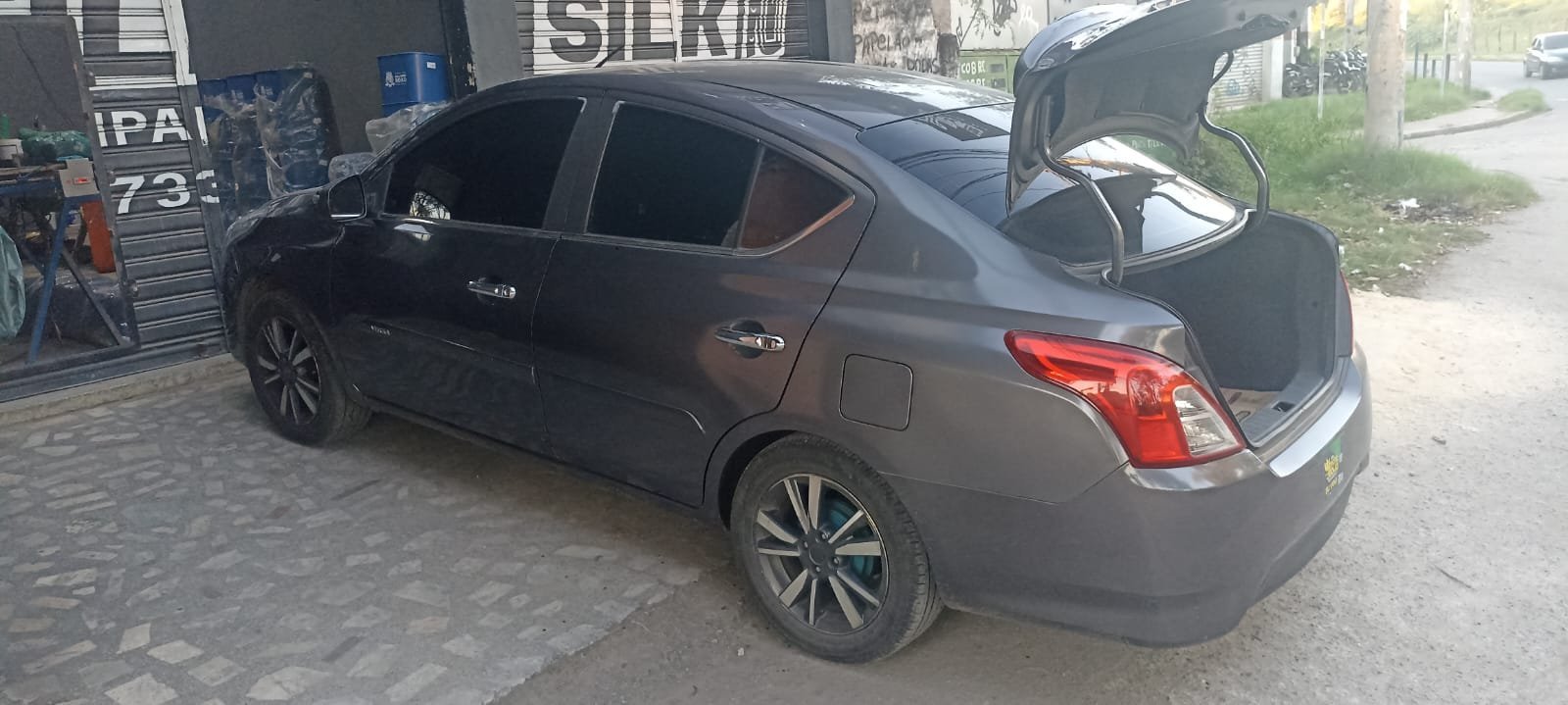 NISSAN VERSA