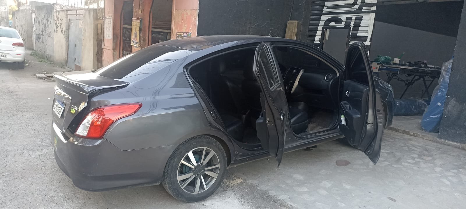 NISSAN VERSA