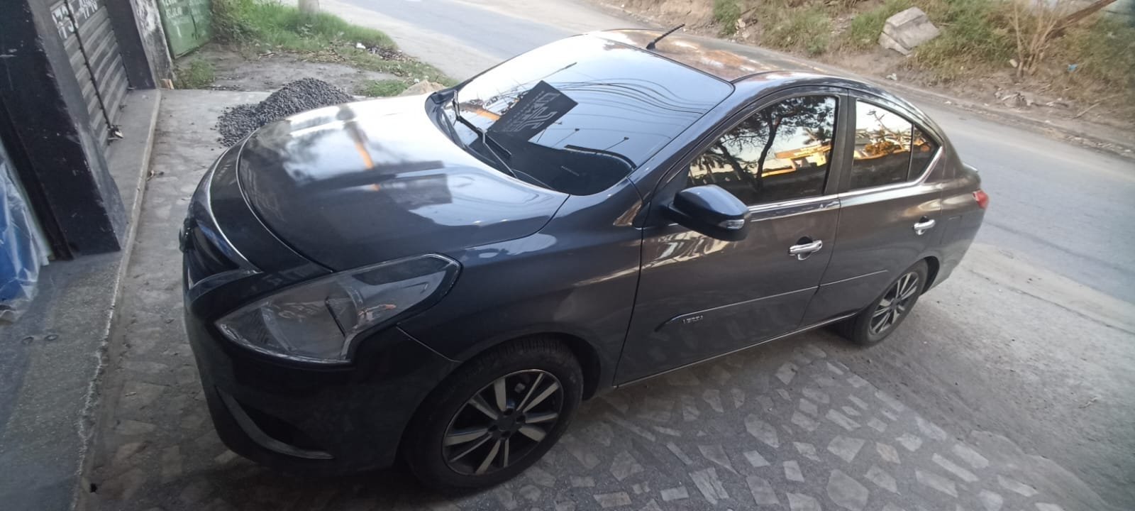 NISSAN VERSA