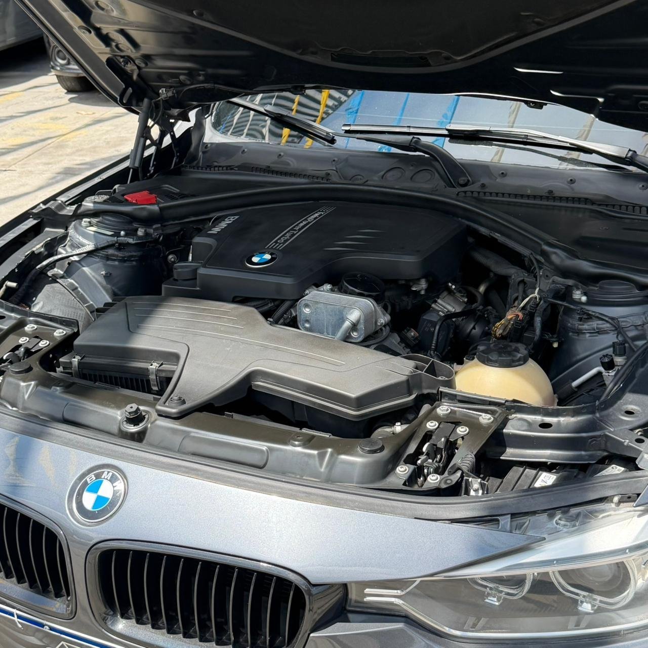 BMW 328i