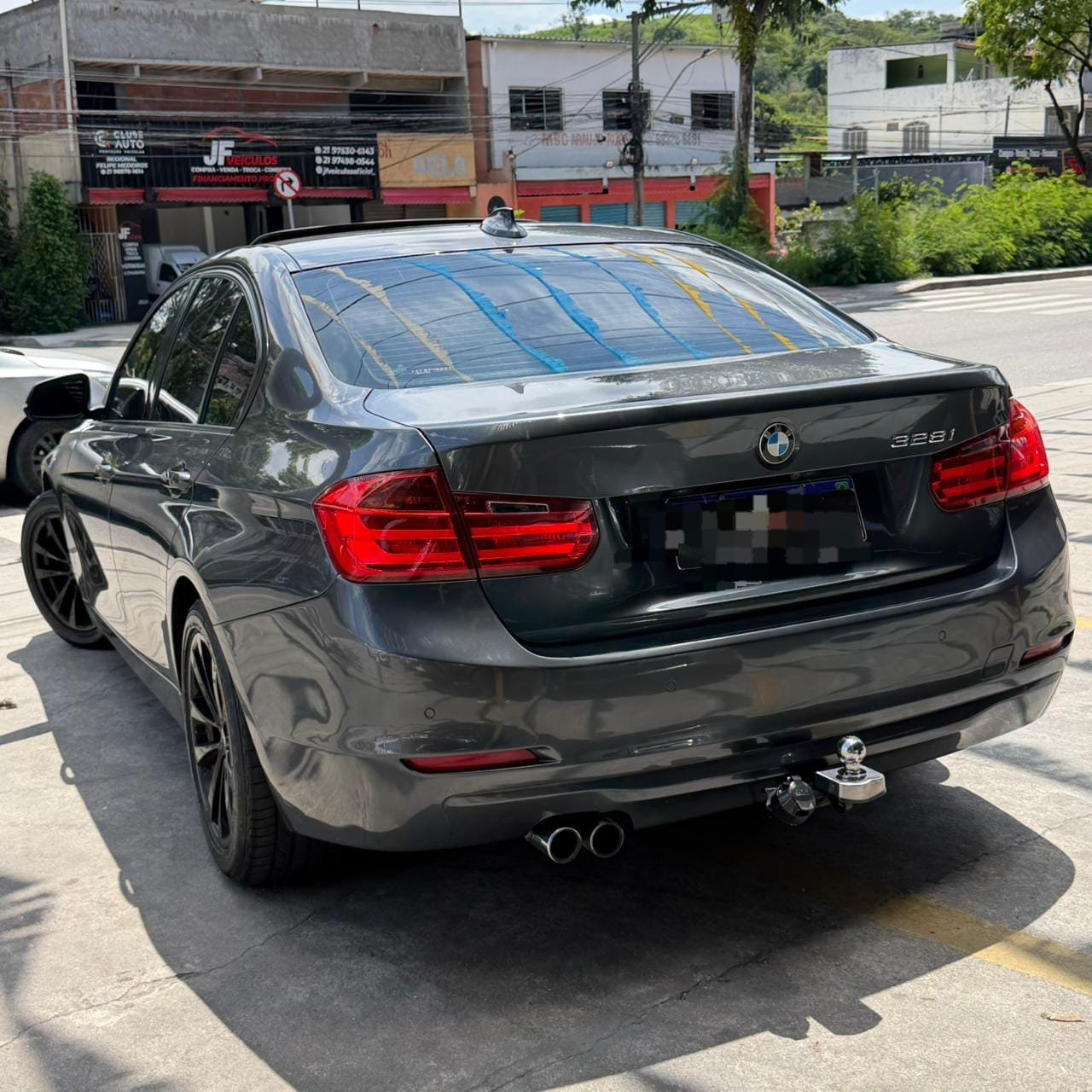 BMW 328i